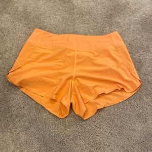 athleta womens run with it 3.5 short size small